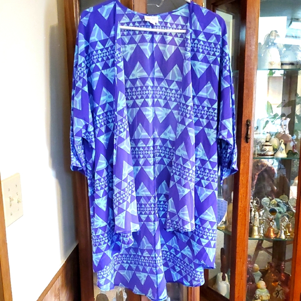 KIM #17 (CH) LuLaRoe Silky Lindsey Kimono